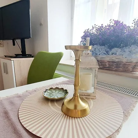 Apartment Gruener Fuerst Mit Sitzecke Im Innenhof & Naehe Park & Erdgeschoss Bad Muskau Zimmer foto