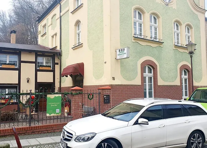 Apartment Gruener Fuerst Mit Sitzecke Im Innenhof & Naehe Park & Erdgeschoss