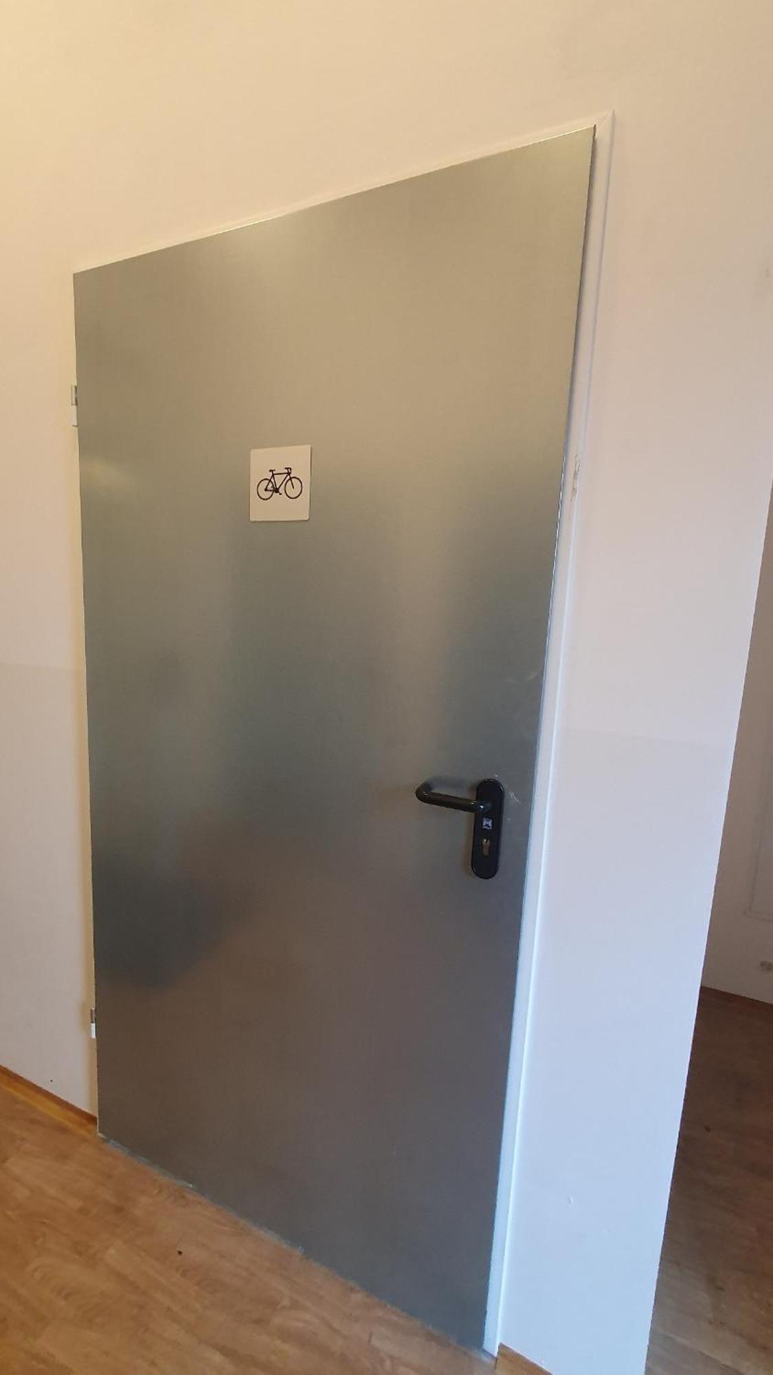 Gruener Fuerst Mit Sitzecke Im Innenhof & Naehe Park & Erdgeschoss *