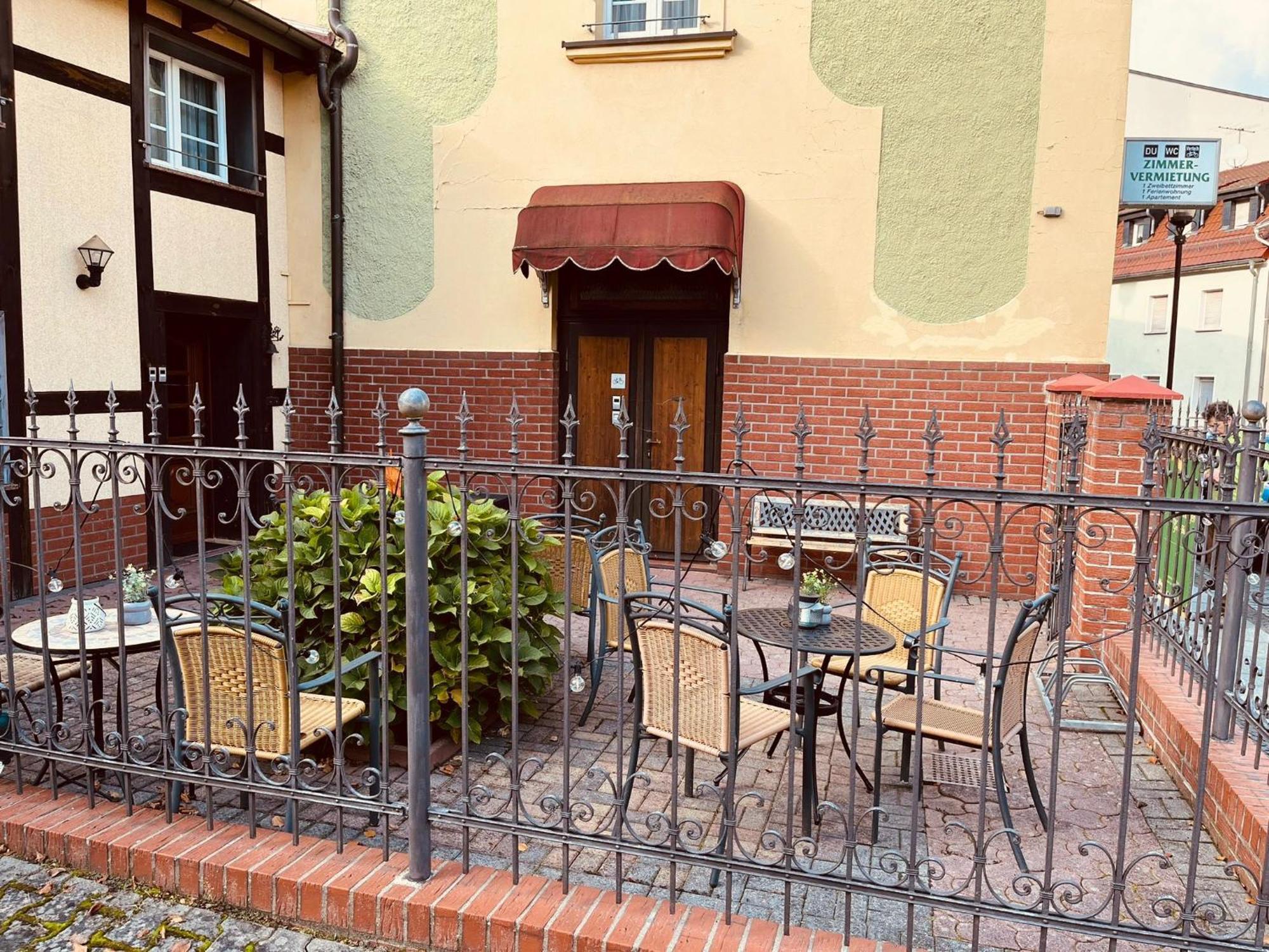 Gruener Fuerst Mit Sitzecke Im Innenhof & Naehe Park & Erdgeschoss Apartment *